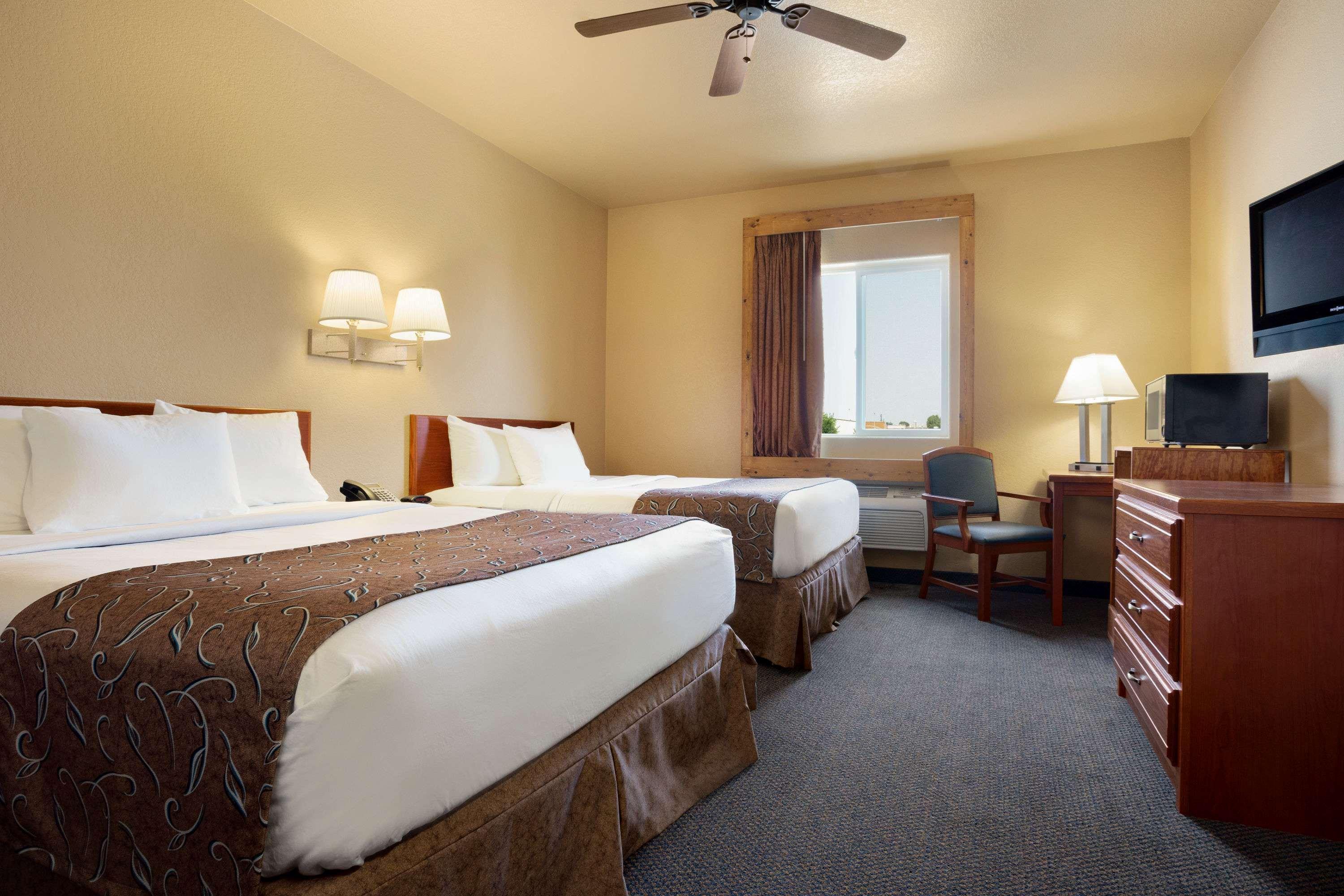 Travelodge By Wyndham Gillette Extérieur photo