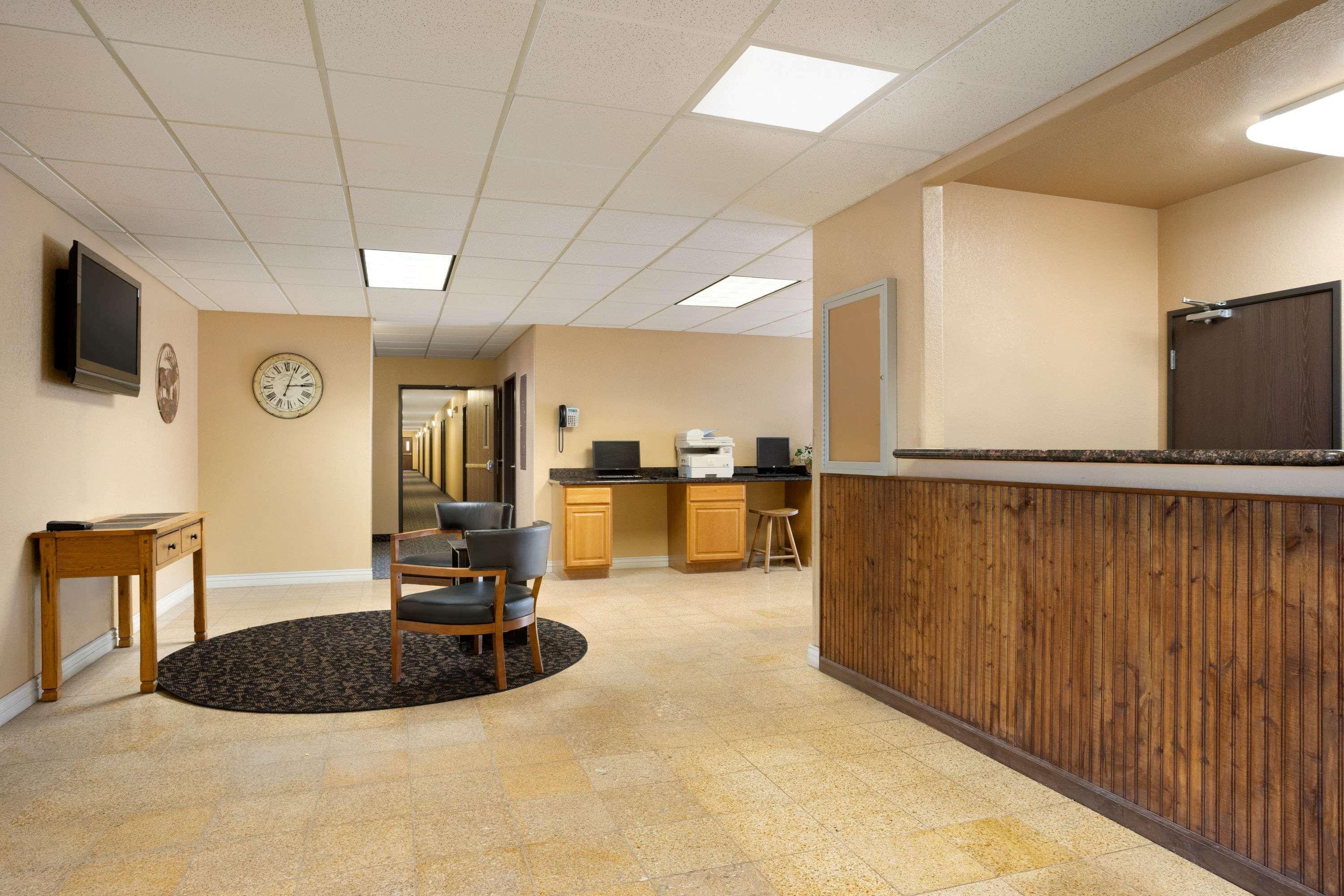 Travelodge By Wyndham Gillette Extérieur photo