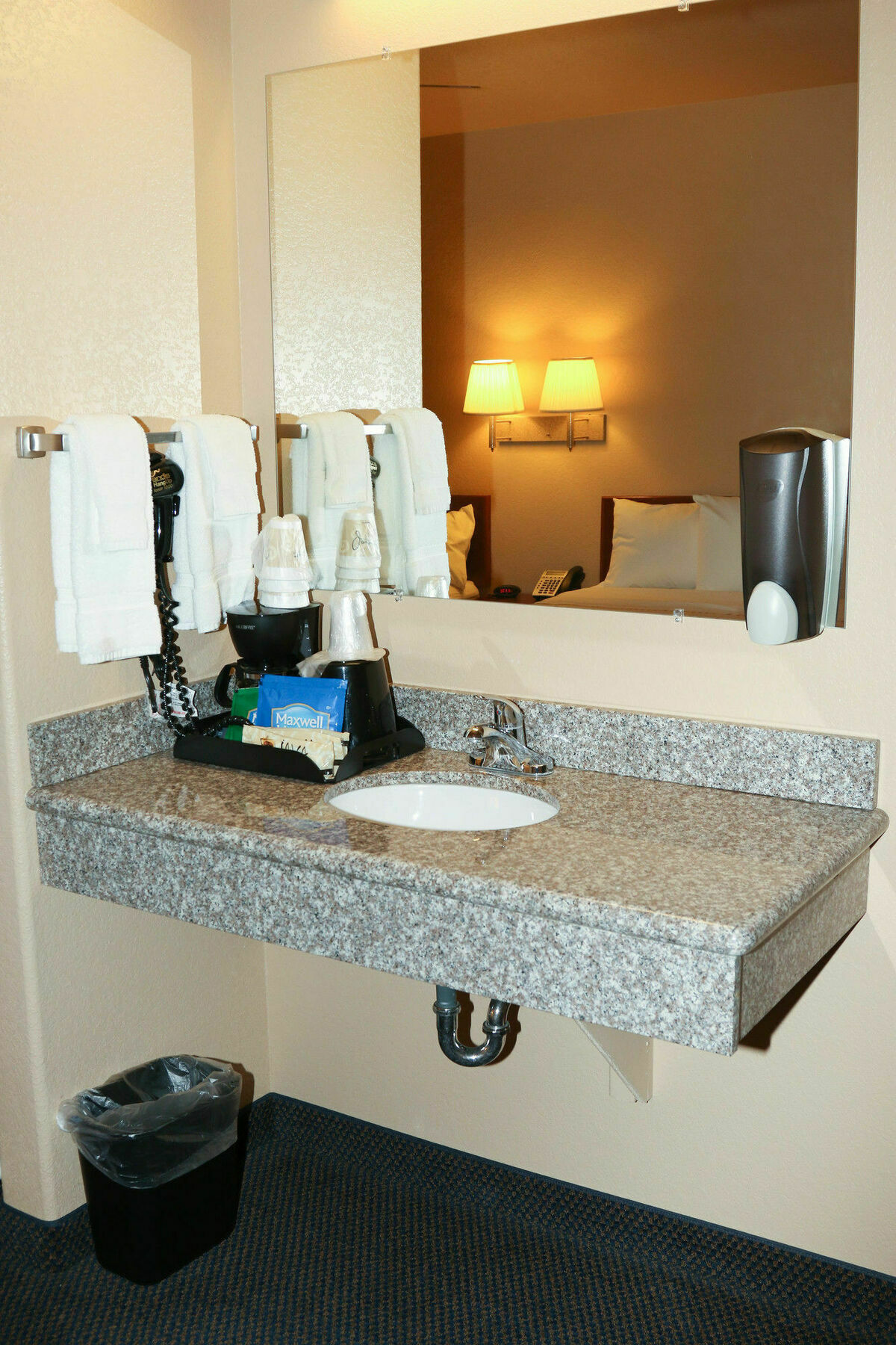 Travelodge By Wyndham Gillette Extérieur photo