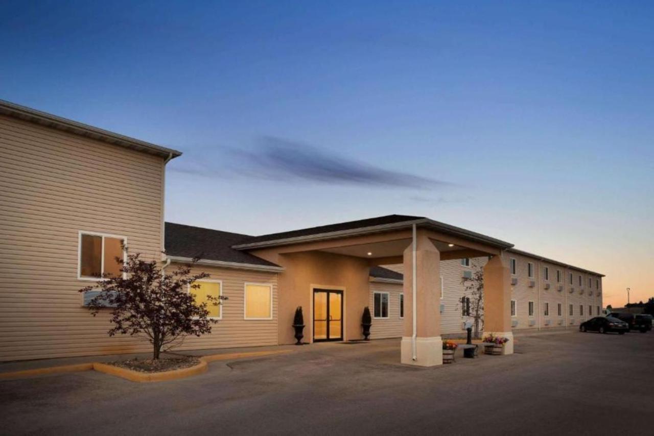 Travelodge By Wyndham Gillette Extérieur photo